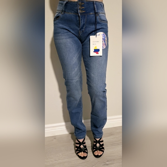 Colombian Style Women's Jeans - Picture 1 of 3
